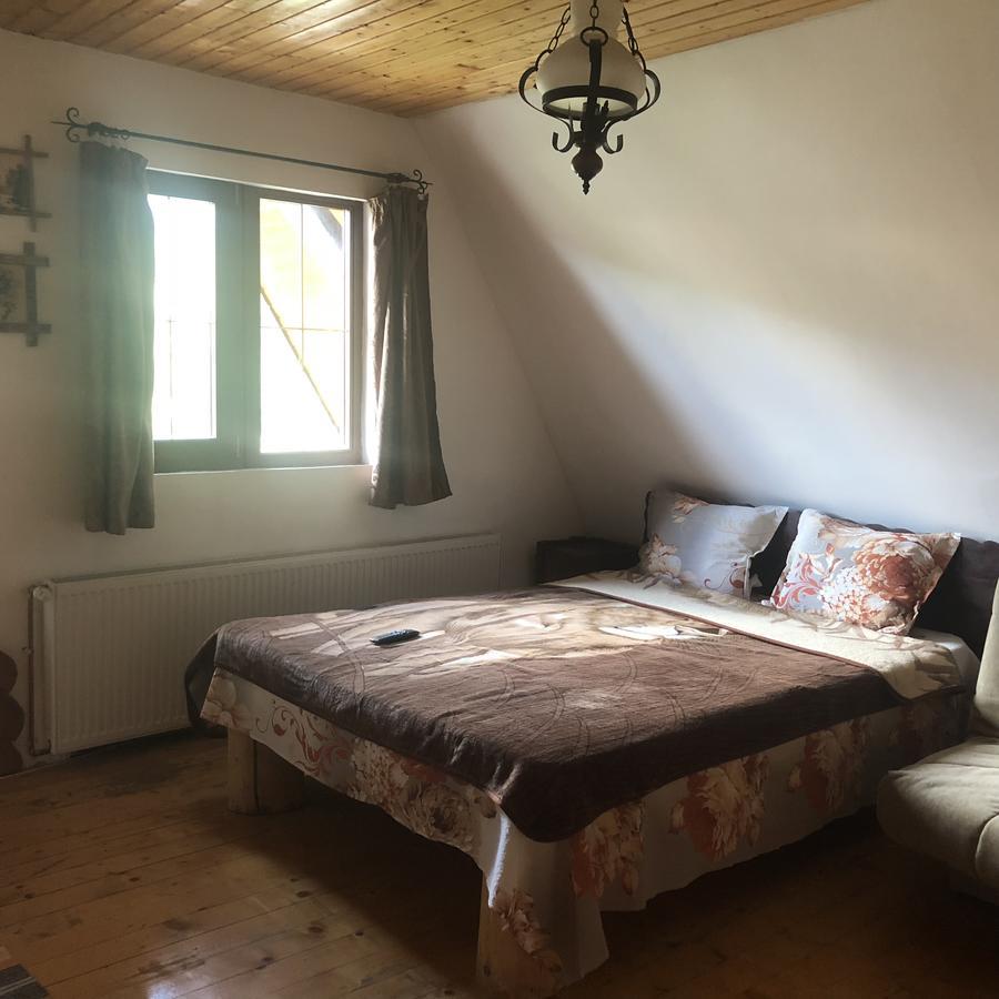 Вилла Hot Tub Chalet Retreat Брашов Экстерьер фото